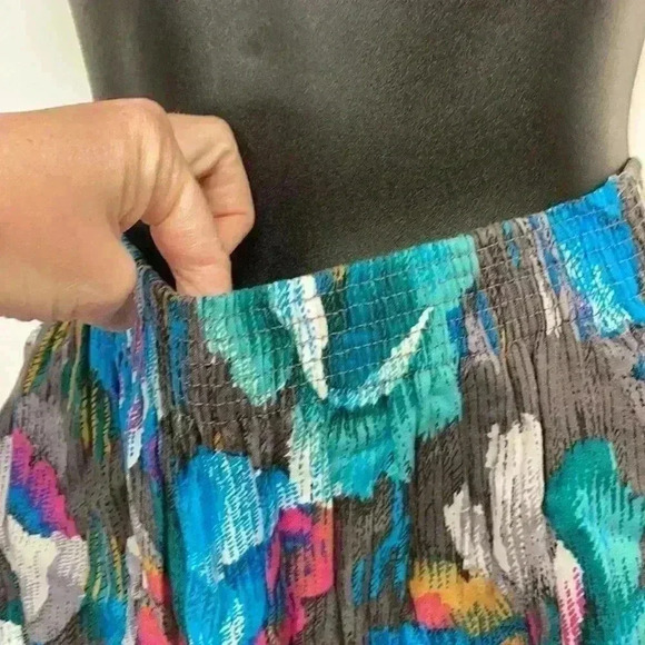 Vintage size small floral skirt with pockets - Picture 5 of 6